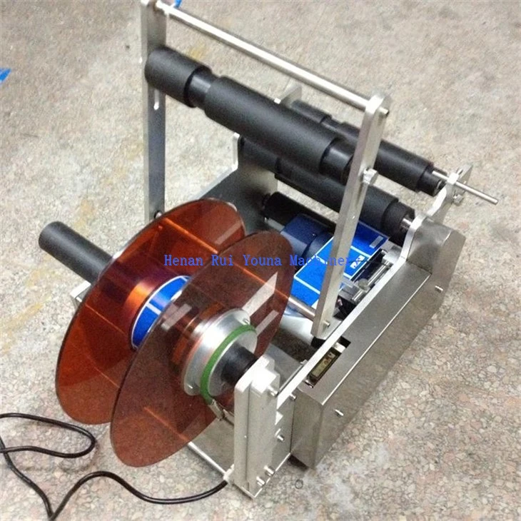 Semi Automatic Round Bottle Stick Labeling Machine